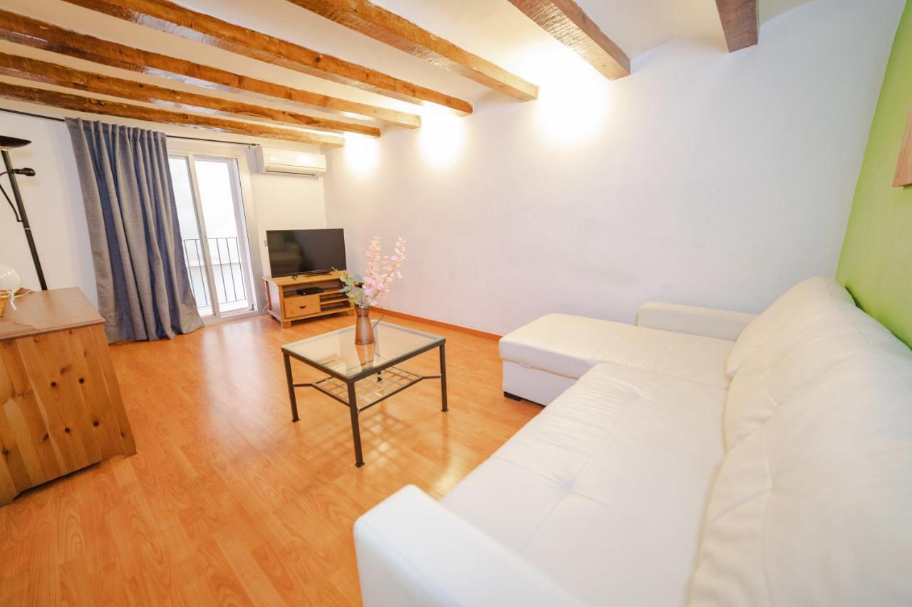 Rustic Poble Sec Apartment *